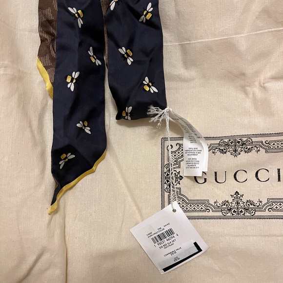 Coach Signature Bee Reversible Print Silk Skinny Scarf NWT - Picture 7 of 9